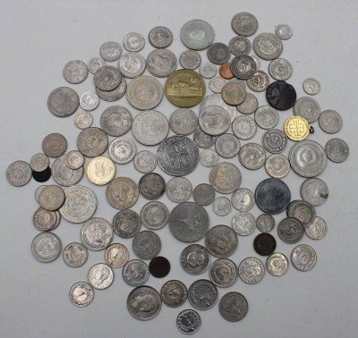Auktion 368<br>Konvolut div. Umlaufmünzen, Alle Welt, zus. 720gr., einige älter [1]