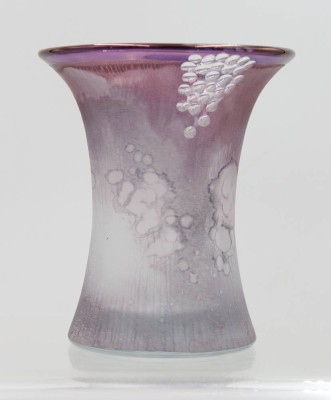 Auktion 368<br>Kunstglas-Vase, signiert,  ca. H-16cm [1]