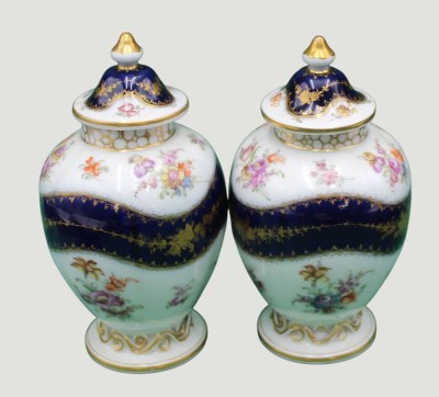 Auktion 368<br>Paar Deckelvasen 