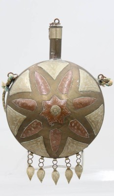 Auktion 368<br>orientalische Pulverflasche, älter, Hals lose, ca. H-22cm [1]