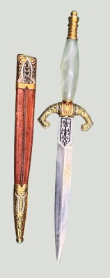 Auktion 368<br>Brieföffner in Form eines spanischen Dolches mit Lederscheide, L-22 cm [1]