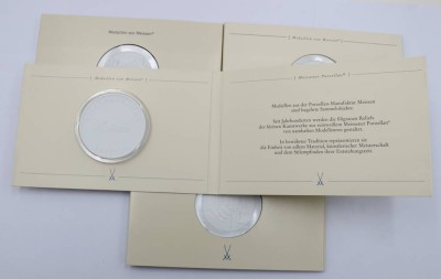 Auktion 368<br>4 x Porzellan-Medaillen ,, Meissen - Dresden '' . [1]