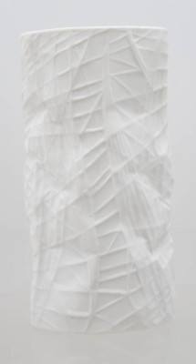 Auktion 368<br>Rosenthal-Vase, Martin Freyer, Weißporzellan, ca. H-16,2cm [1]