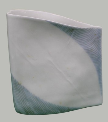 Auktion 368<br>Rosenthal Studio Line 15 cm Vase Johan van Loon hauchdünnes Porzellan Blattdekor, T-14 cm, gut erhalten [1]