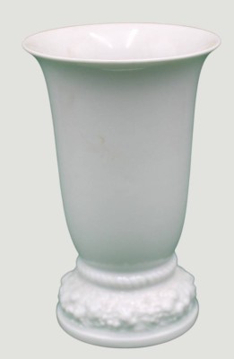 Auktion 368<br>Vase mit Stand 