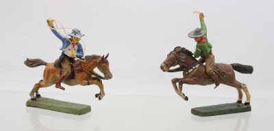 Auktion 368<br>2x Elastolin Pferde mit Reiter älter mit Beschädigungen , [1]