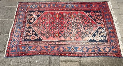 Auktion 368<br>Orientbrücke, 126x210 cm, etwas verblichen [1]