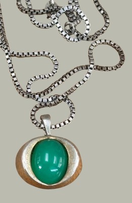 Auktion 368<br>Silberkette-835- mit Anhänger, grüner Cabouchon, L-40 cm, 8,2 gr [1]