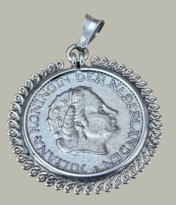 Auktion 368<br>Münzanhänger 1 Gulden 1956, Königin Juliane, Silberfassung, 14,2 gr [1]