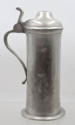 Auktion 368<br>hoher Zinnkrug, Deckel monogrammiert und datiert 1841, Altersspuren, ca. H-28cm [1]