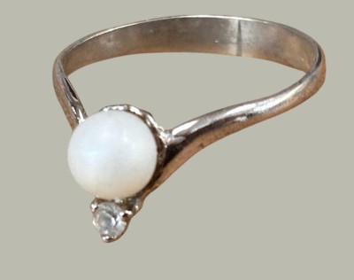 Auktion 368<br>Silberring-925- mit weisser Perle, RG 55, 2,8 gr [1]