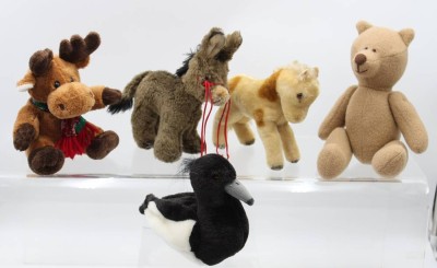 Auktion 368<br>5x div. Stofftiere, teiwl. bespielte Erhatung, ca. H- 27cm [1]