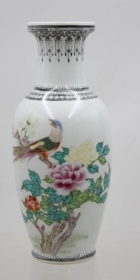 Auktion 368<br>Vase, China, Blumen-u. Vogeldekor, ca. H-26cm [1]