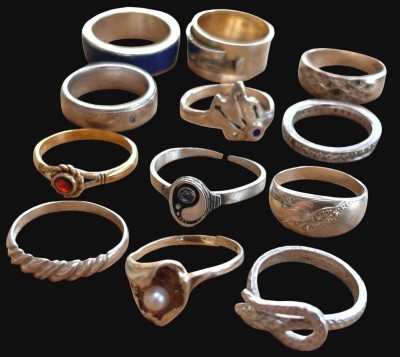 Auktion 369<br>40x diverse Silberringe, hpts. -925-, auch einige -835-, div. Grössen, einige Kinderringe, emaillierter Ring ist beschädigt, ca. 100gr. [1]