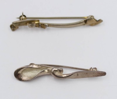Auktion 369<br>2x div. Silber-Broschen, 900/925er Silber, zus. ca. 6,2gr., L-4,8cm [1]