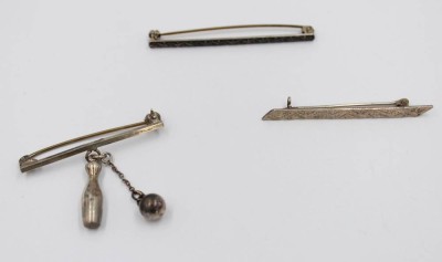 Auktion 369<br>3x div. Silberbroschen, zus. ca. 8gr., L-5cm [1]