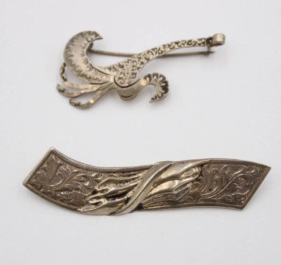 Auktion 369<br>2x div. Silber-Broschen, älter,  zus. ca. 9,5gr., ca. L-6,5cm [1]