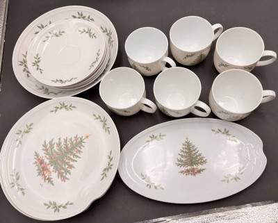 Auktion 369<br>17 Teile Weihnachtsgeschirr 