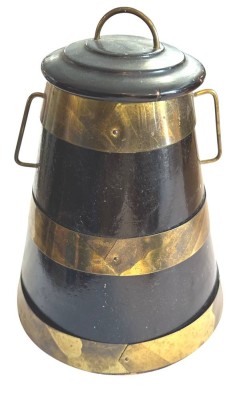 Auktion 369<br>Dofpot, (frieisches Vorratsgefäss) wohl 19.Jhd., mit Messingbändern,H-21 cm [1]