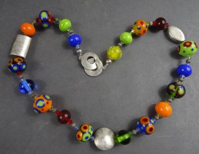 Auktion 369<br>Designer-Halskette mit Silberelementen-925- und Murano-Kugeln, L-ca. 44 cm, guter Zustand, ca. 77 gr. [1]