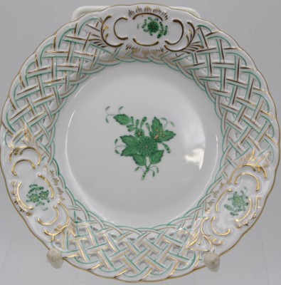 Auktion 369<br>kl. Teller mit Durchbruchrand, Herend, Apponyi grün, D-16cm. [1]