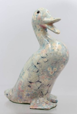 Auktion 369<br>Enten-Figur, Schmetterlingsdekor, ca. H-24,5cm [1]