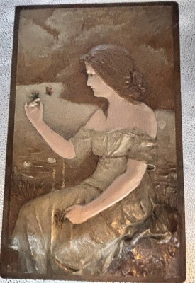 Auktion 369<br>Keramik-Wandplatte mit Mädchendarstellung mit Schmetterling, verso gemarkt JM-Austria, Nr. 4523 ,wohl Johann Maresch (1821-1914), um 1880,  40x26 cm [1]