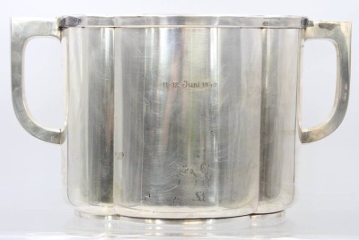Auktion 369<br>versilberter Weinkühler von WMF im Art Déco Stil, Gravur 