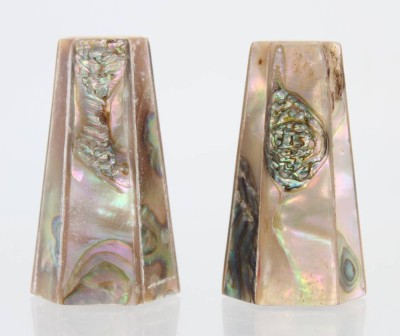 Auktion 369<br>Streuer-Paar, Perlmutt, älter, ca. H-6cm [1]