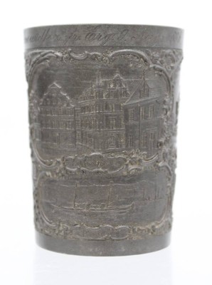 Auktion 369<br>reliefierter Zinnbecher, datiert 1896, ca. H-9,5cm [1]