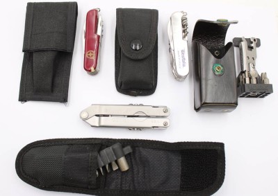 Auktion 369<br>2x Taschenmesser und 2x Multitool?, je in kl. Tasche [1]