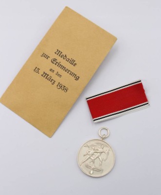 Auktion 369<br>Medaille zur ERinnerung an den 13. März 1938. mit Band und Tüte [1]