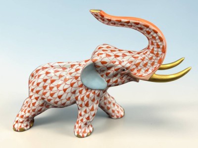 Auktion 369<br>Elefant, Herend,, Porzellan, bunt und gold staffiert, Höhe 9 cm, blaue Marke [1]
