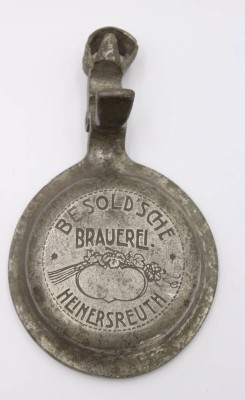 Auktion 369<br>Zinndeckel, Besold'schen Brauerei aus Heinersreuth, ca. D-8,5cm [1]