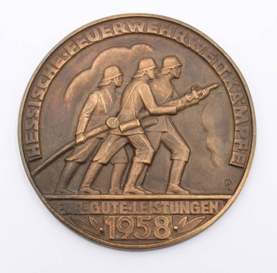 Auktion 369<br>gr, Plakette, Hessische Feuerwehrwettkämpfe 1958, wohl Bronze, ca. D-11,3cm [1]
