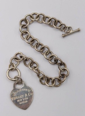 Auktion 369<br>Silber-Armband (gepr.), mit Anhänger dieser beschriftet 