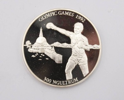 Auktion 369<br>Silbermünze,  300 Ngultrum, Bhutan,  1992,  XXV. Olympische Sommerspiele in Barcelona , ca. 31gr., D-3,8cm in Kapsel [1]