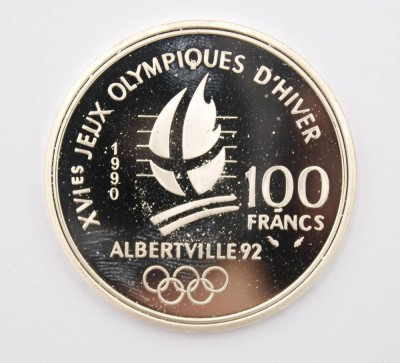 Auktion 369<br>französische Gedenkmünze, 100 Francs,  Olympische Winterspiele 1992 in Albertvill, 900er Silber, ca. 22gr., D-3,8cm [1]