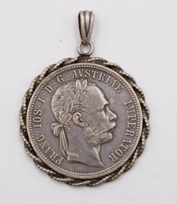 Auktion 369<br>österreichisch-ungarische Guldenmünze (1 Florin) aus dem Jahr 1892, als Anhänger, Silberfassung, zus. ca. 14,4gr., D-3,3cm [1]