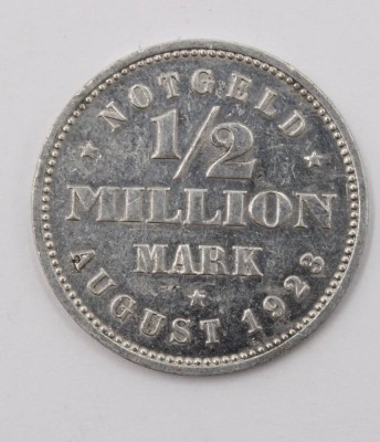 Auktion 369<br>1/2 Million Mark Notgeld aus Hamburg, 1923, D-2,8cm [1]