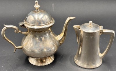 Auktion 369<br>2x kleine versilberte Kannen, wohl Hotelsilber, H-16 und 11 cm [1]