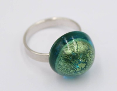 Auktion 369<br>925er Silber-Ring, Glascabochon, wohl Murano, offene Ringschiene [1]