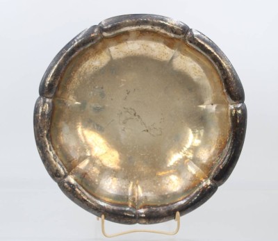 Auktion 369<br>versilberte Schale auf Kugelfüssen, ca. H-5cm D-27,5cm [1]