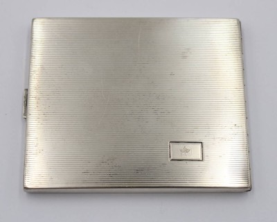 Auktion 369<br>versilbertes Zigarettenetui, ca. 9 x 11cm [1]