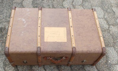 Auktion 369<br>Überseekoffer, älter, ca. 30 x 48 x 70cm [1]