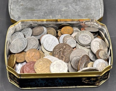 Auktion 369<br>Blechdose voller Münzen, unsortiert, ungeprüft, wohl auch einige kl. Silbermünzen, Hauptsächlich Kaiserreich, Weimarer Republik (Notgeld) und einges 3.Reich, ca. 1 kg [1]