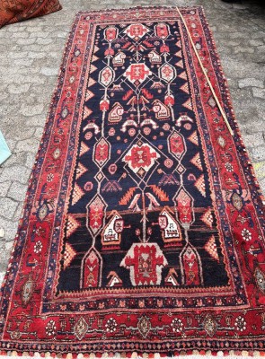 Auktion 369<br>langer antiker Orient-Läufer, naturfarben, 140x3,22 cm [1]