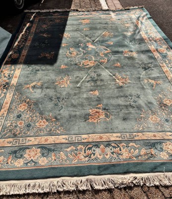 Auktion 369<br>grosser China-Teppich, hellblaugrundig, 273x375 cm, ca. 35 kg [1]