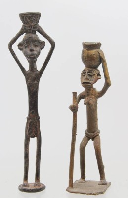 Auktion 369<br>2x afrikan. Bronzen, Frauen als Wasserträgerin, H-16 und 13 cm [1]