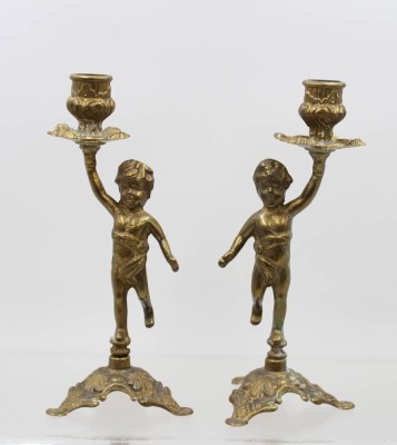 Auktion 369<br>Messingkerzenständer mit Putten, Messing, ca. H-22,5cm [1]